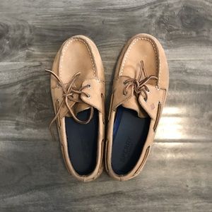 Boys Sperry’s size 5